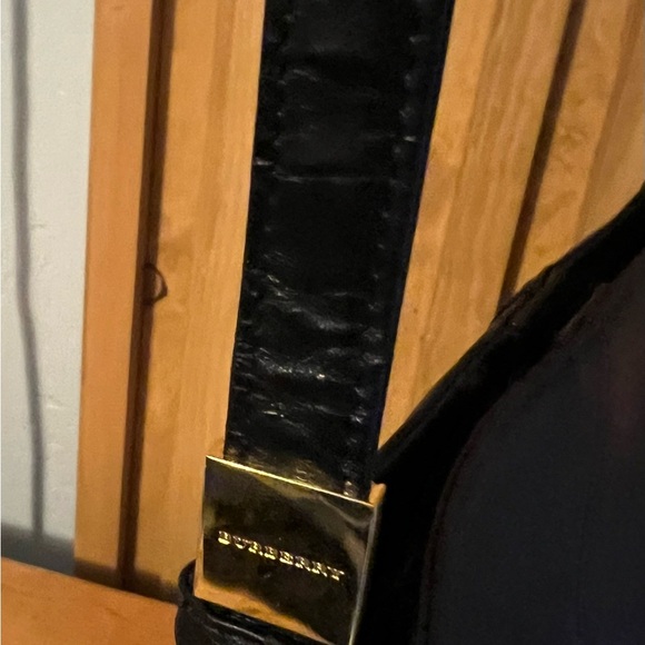 Burberry Black Leather Shoulder Bag with Plaid Pouch & Interior - Picture 7 of 8